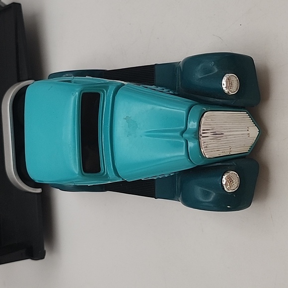 Vintage 1999 Racing Champions '33 Willy's Coupe 1:28 Scale w/ Trailer - Picture 3 of 15